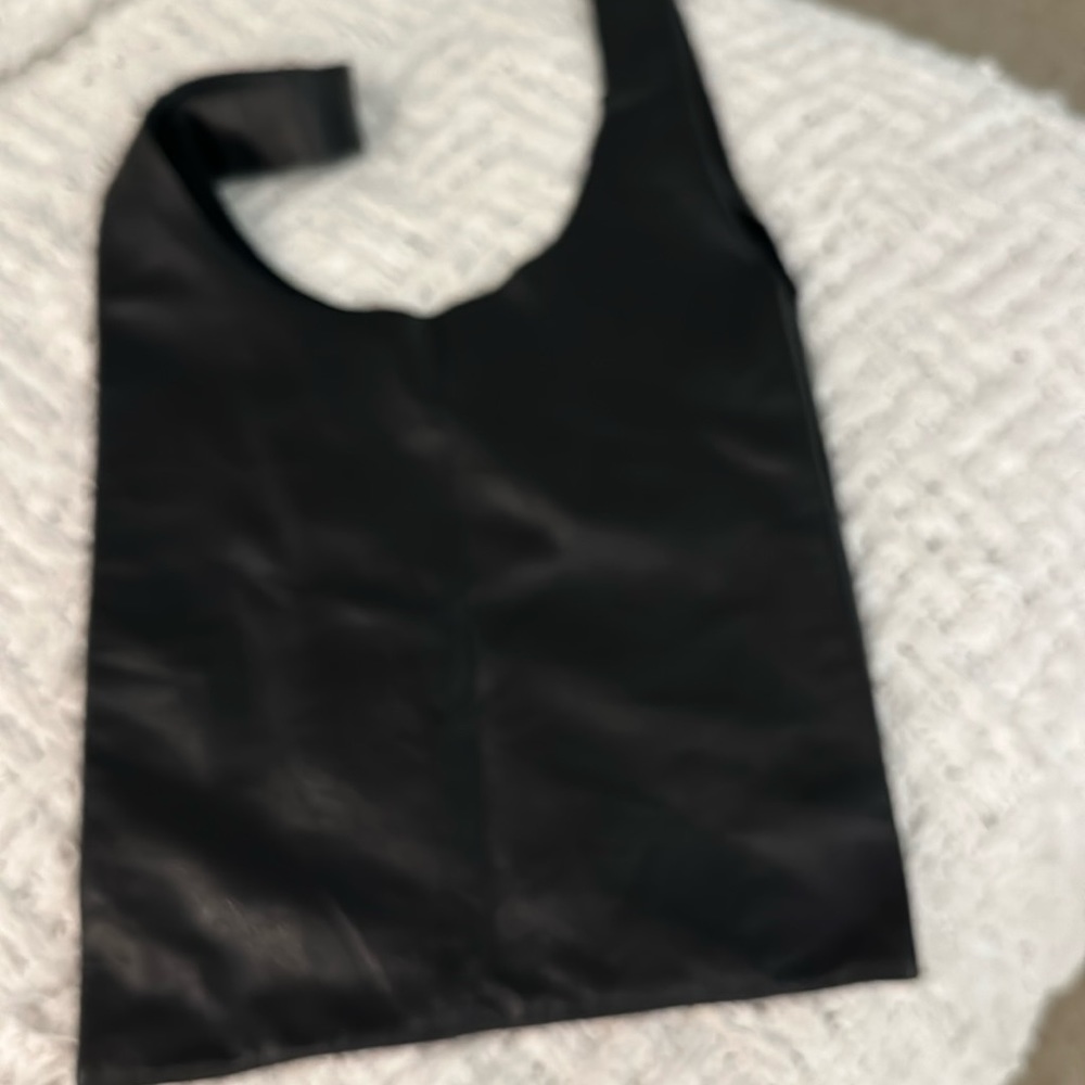 Black leather Baggu purse